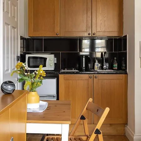 South Kensington Courtfield Gardens Studio Лондон Экстерьер фото