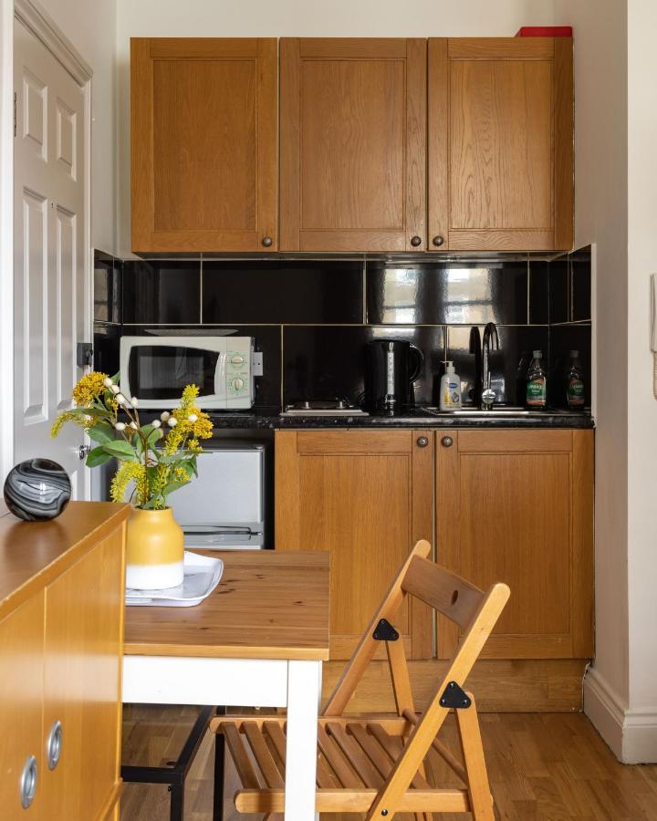 South Kensington Courtfield Gardens studio Londen